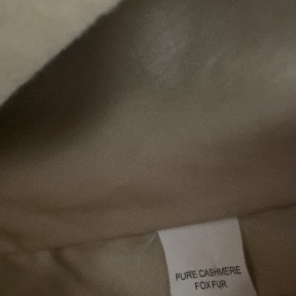 Dry cleaned. Excellent shape. - Picture 2 of 5